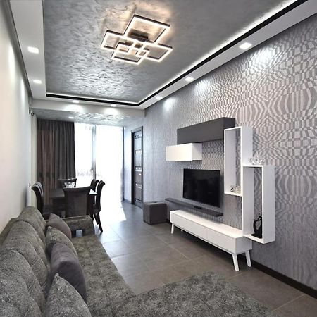 Luxuary 2Bedroom 2 Bathroom Apartment With Jacuzzi Ereván Exterior foto