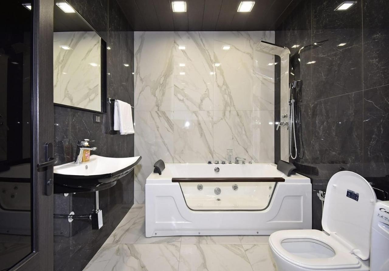 Luxuary 2Bedroom 2 Bathroom Apartment With Jacuzzi Ereván Exterior foto