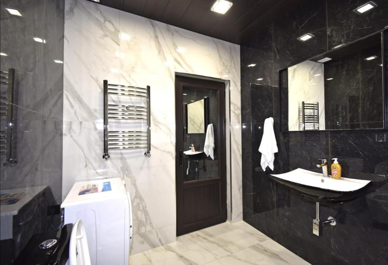 Luxuary 2Bedroom 2 Bathroom Apartment With Jacuzzi Ereván Exterior foto